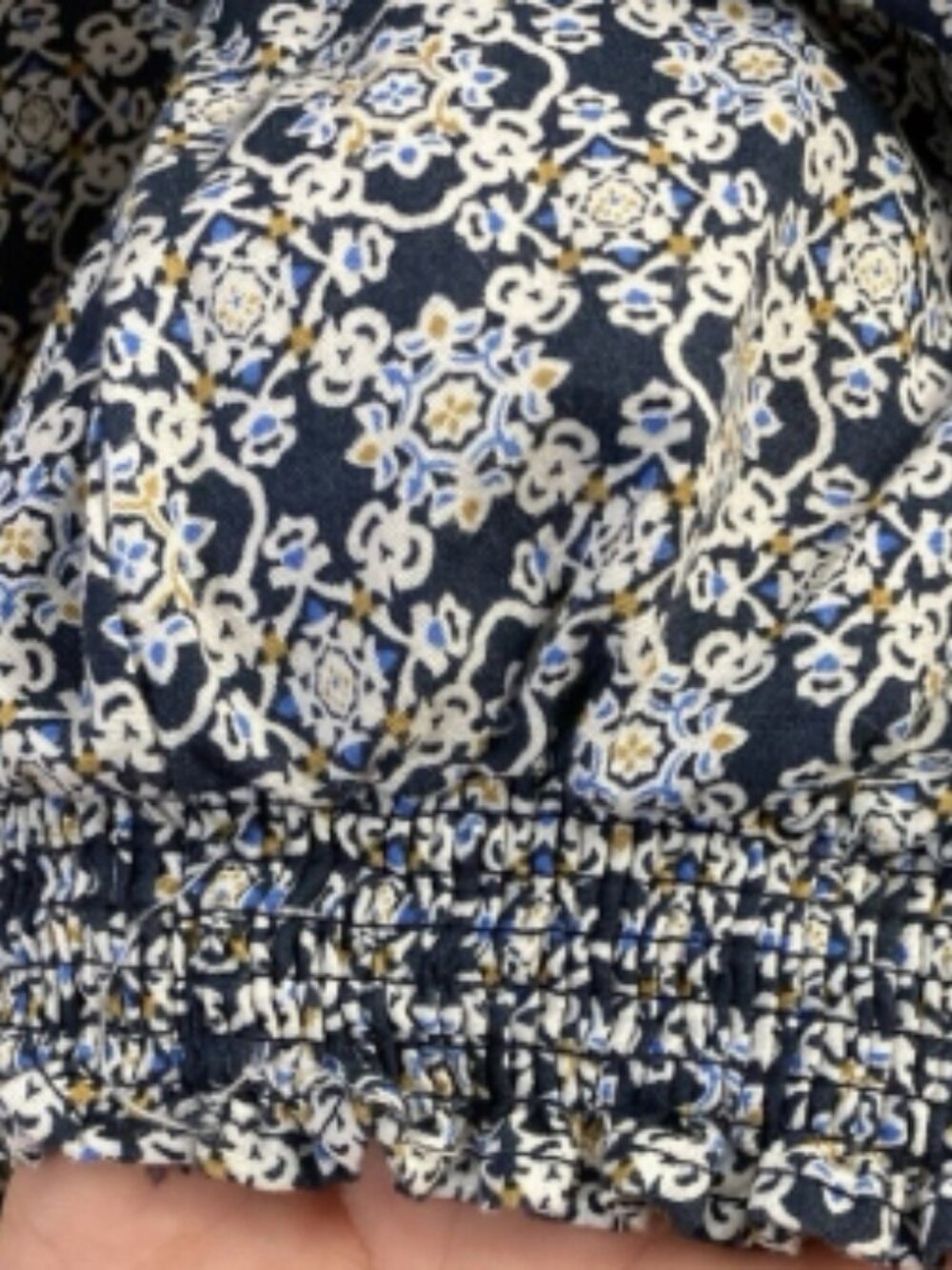 Luxury Brand AVARA XS Navy and White Summer Blouse - Picture 4 of 9